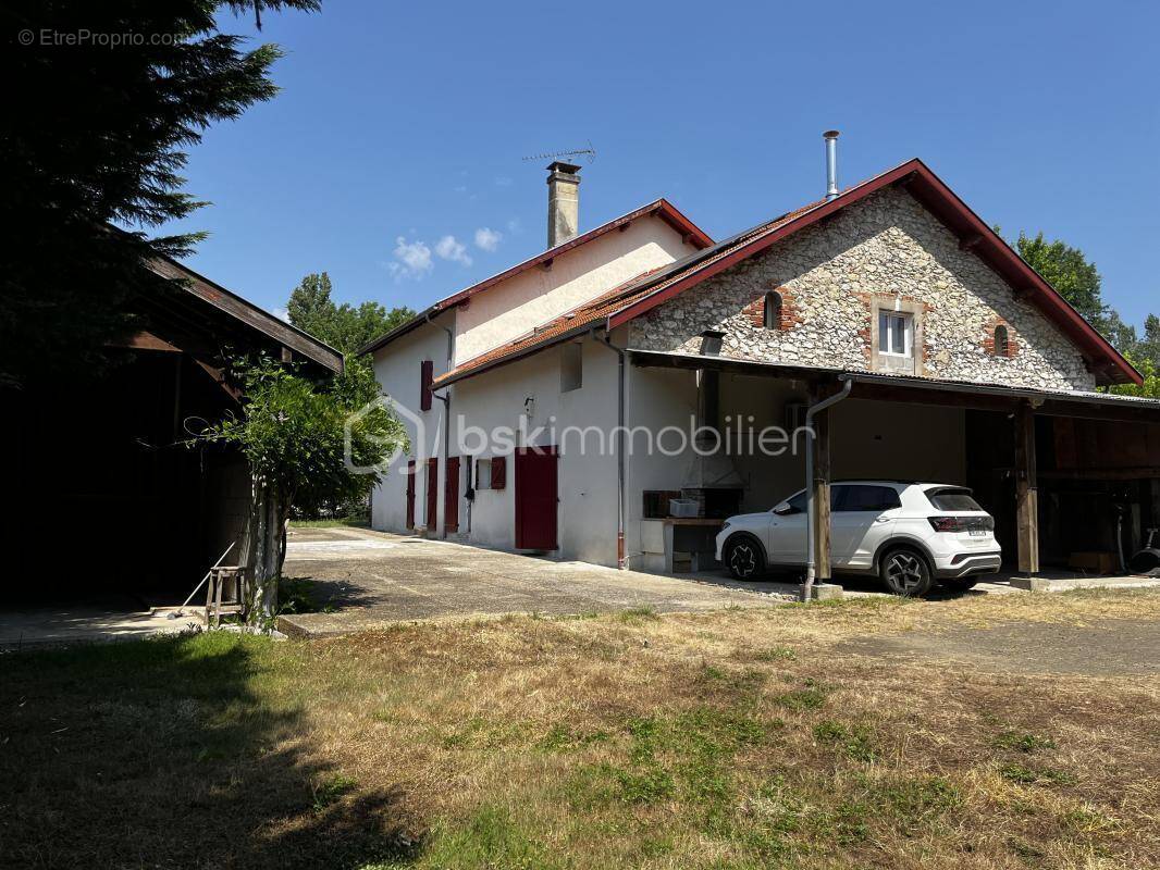 Maison à RIVIERE-SAAS-ET-GOURBY