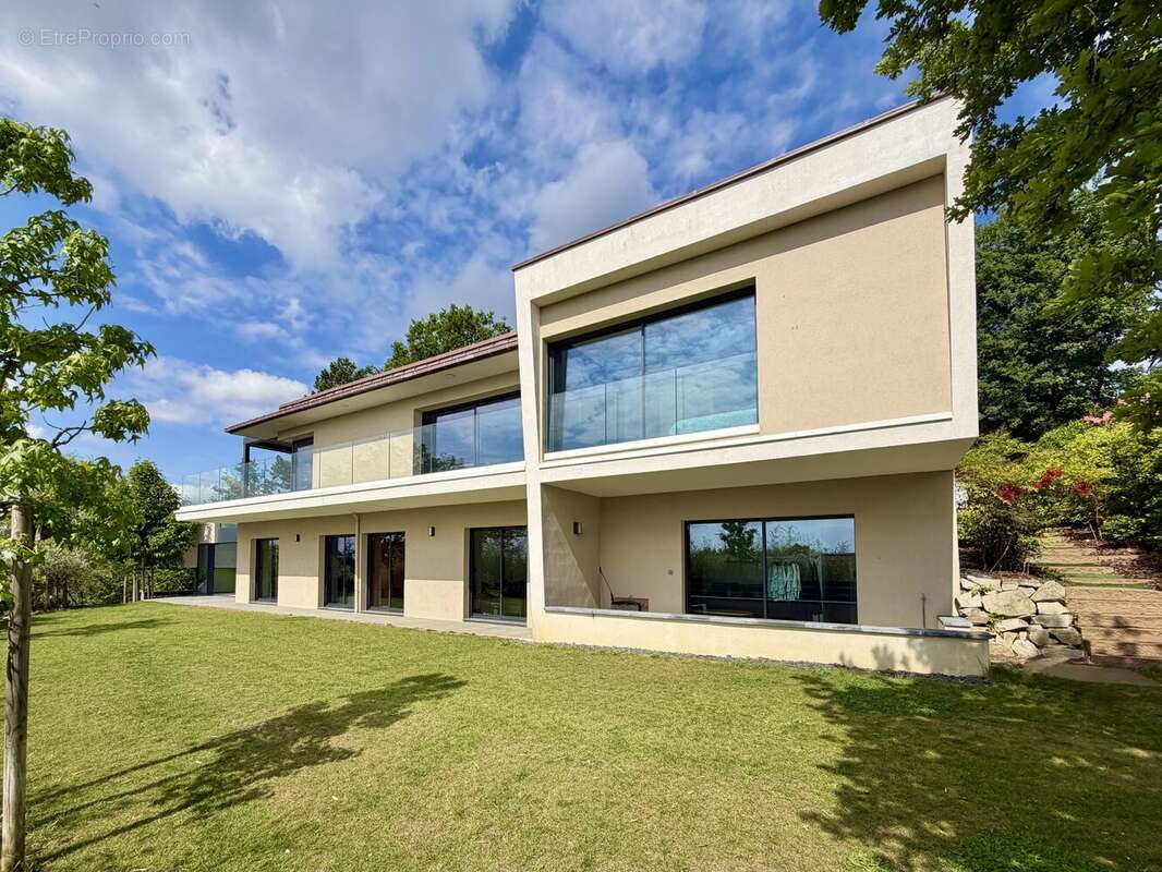 Maison à VERRIERES-LE-BUISSON