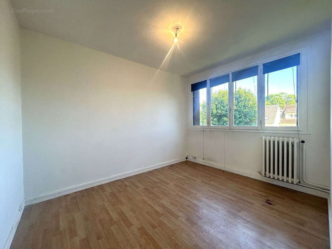 Appartement à FRESNES