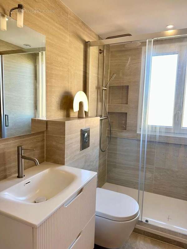 Appartement à MANDELIEU-LA-NAPOULE