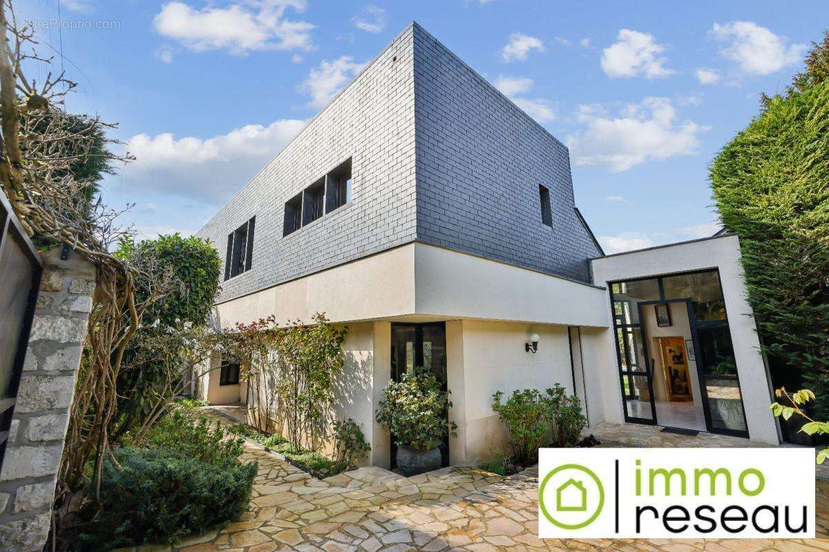 Maison à VILLENEUVE-LE-ROI