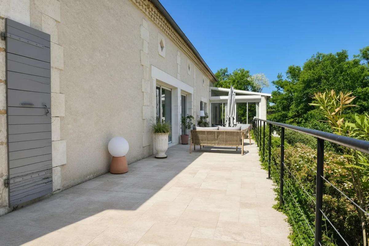 Demeure en pierre avec piscine et vue sur la vallée à Douville - photo 24