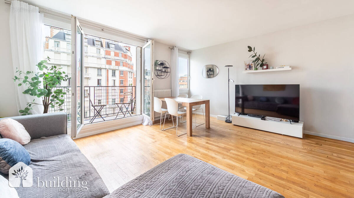 Appartement à PARIS-17E