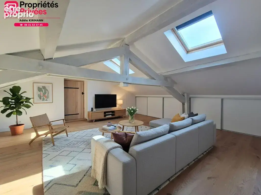 À vendre Collonges 01550 - Maison en pierre rénovée 4 chambres avec jardin et garage - photo 6
