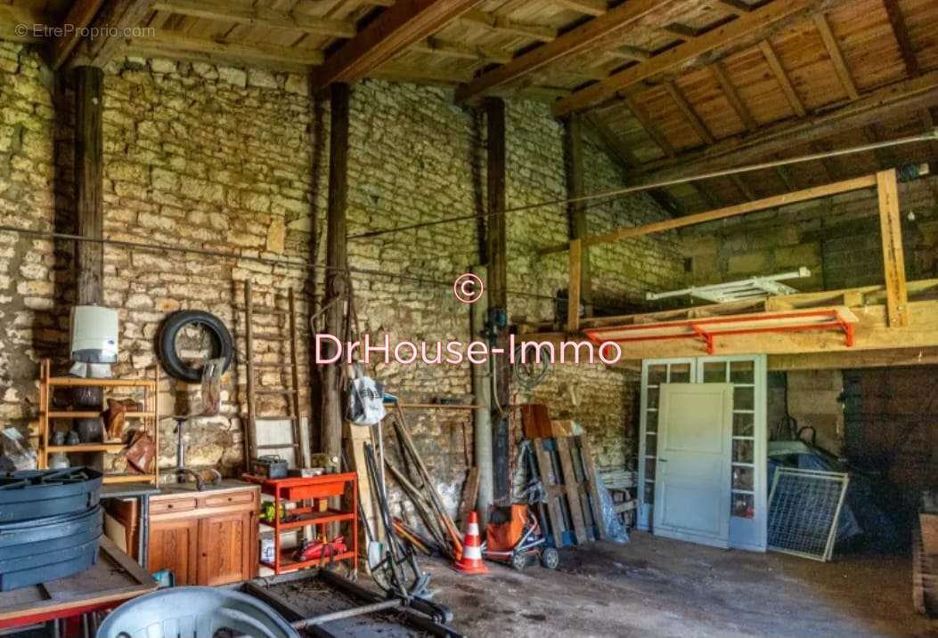 Autre à PORT-D'ENVAUX