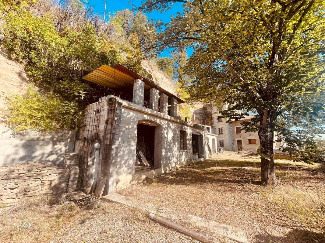 Maison à CHARMES-SUR-L&#039;HERBASSE