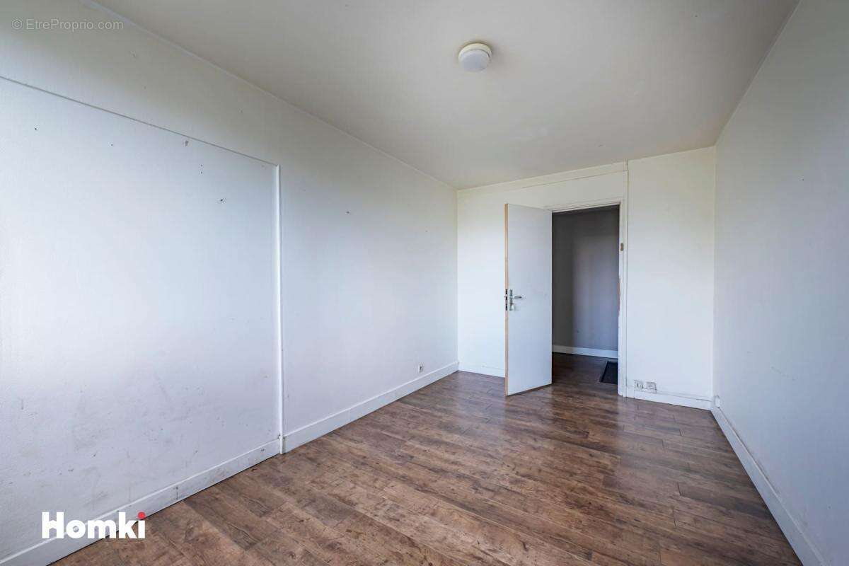 Appartement à PIERRE-BENITE