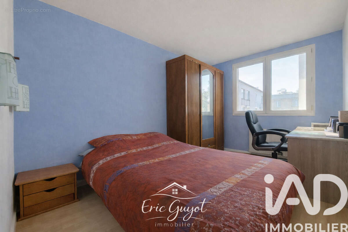 Photo 6 - Appartement à LE PLESSIS-TREVISE