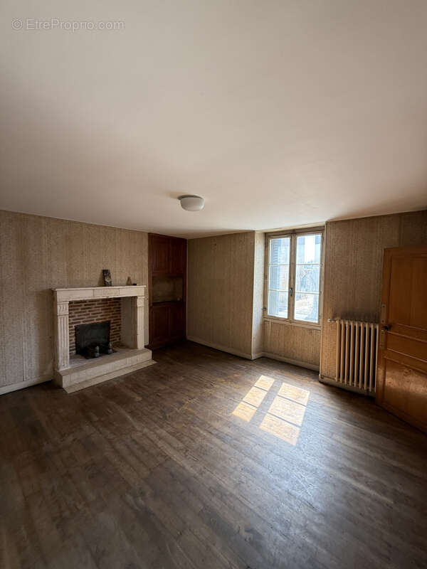 Maison à LA VILLEDIEU-DU-CLAIN