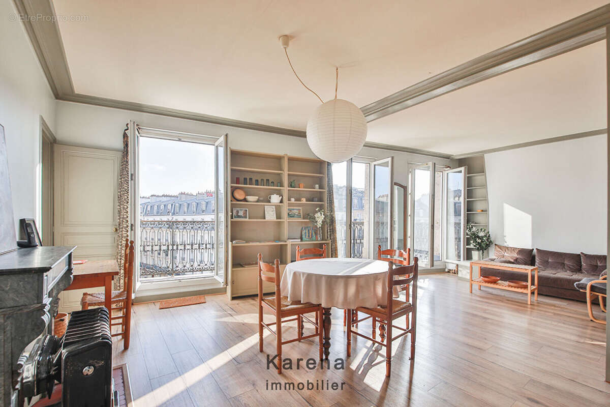 Appartement à PARIS-14E