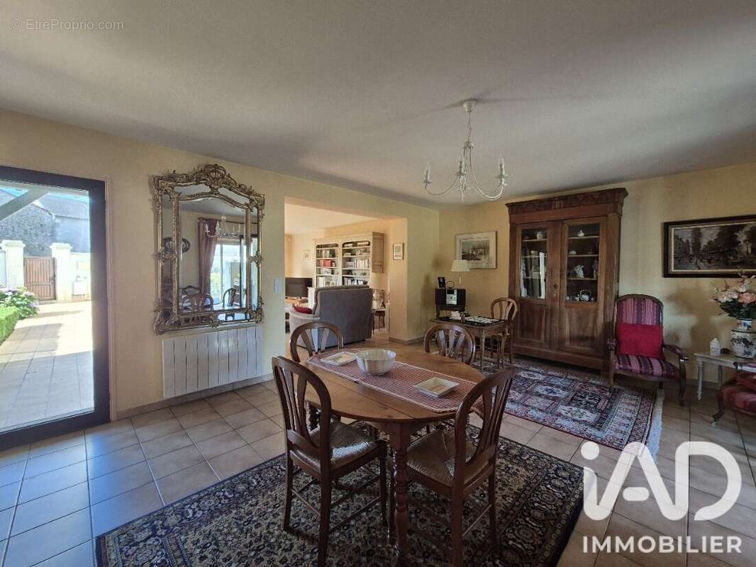 Maison 185 m² à Thouars  - photo 9