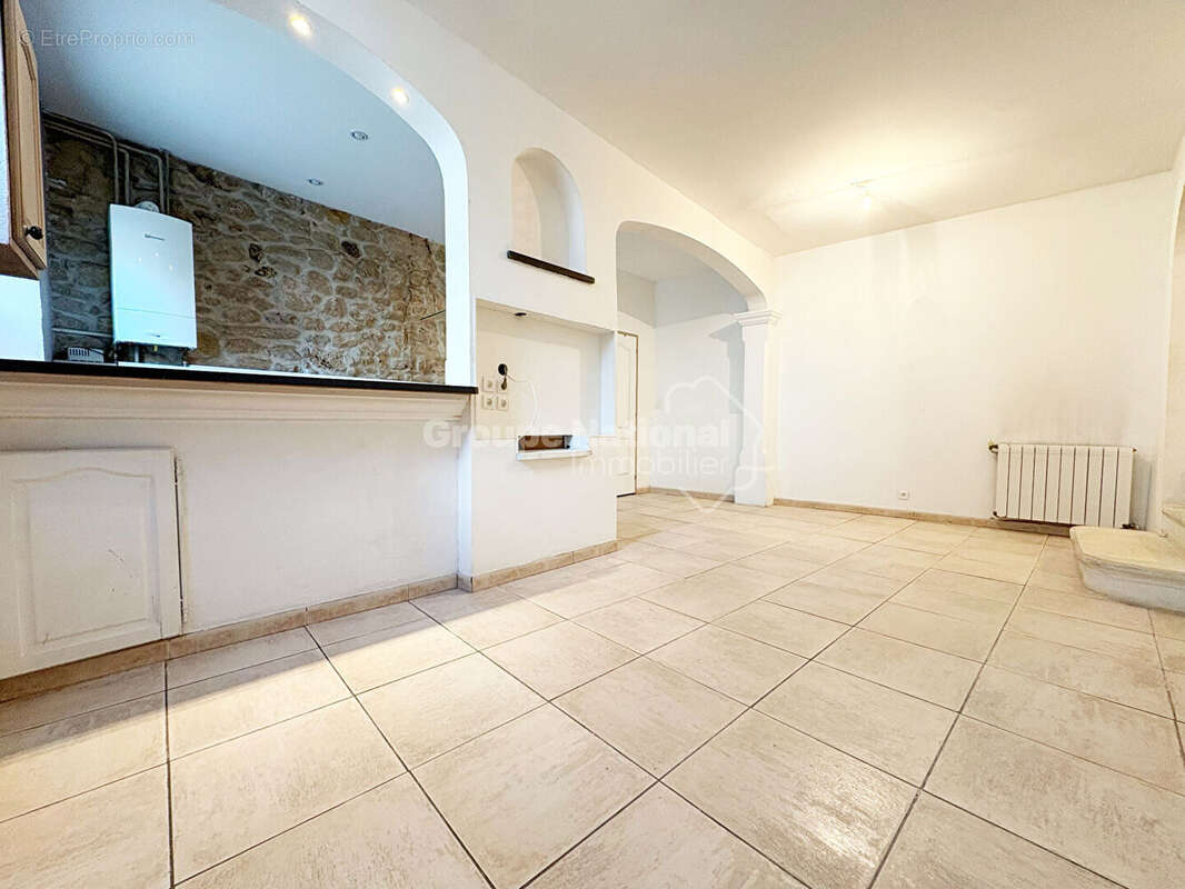 Maison 4 pièces à vendre au centre de Grans - Réf 3932 - photo 7