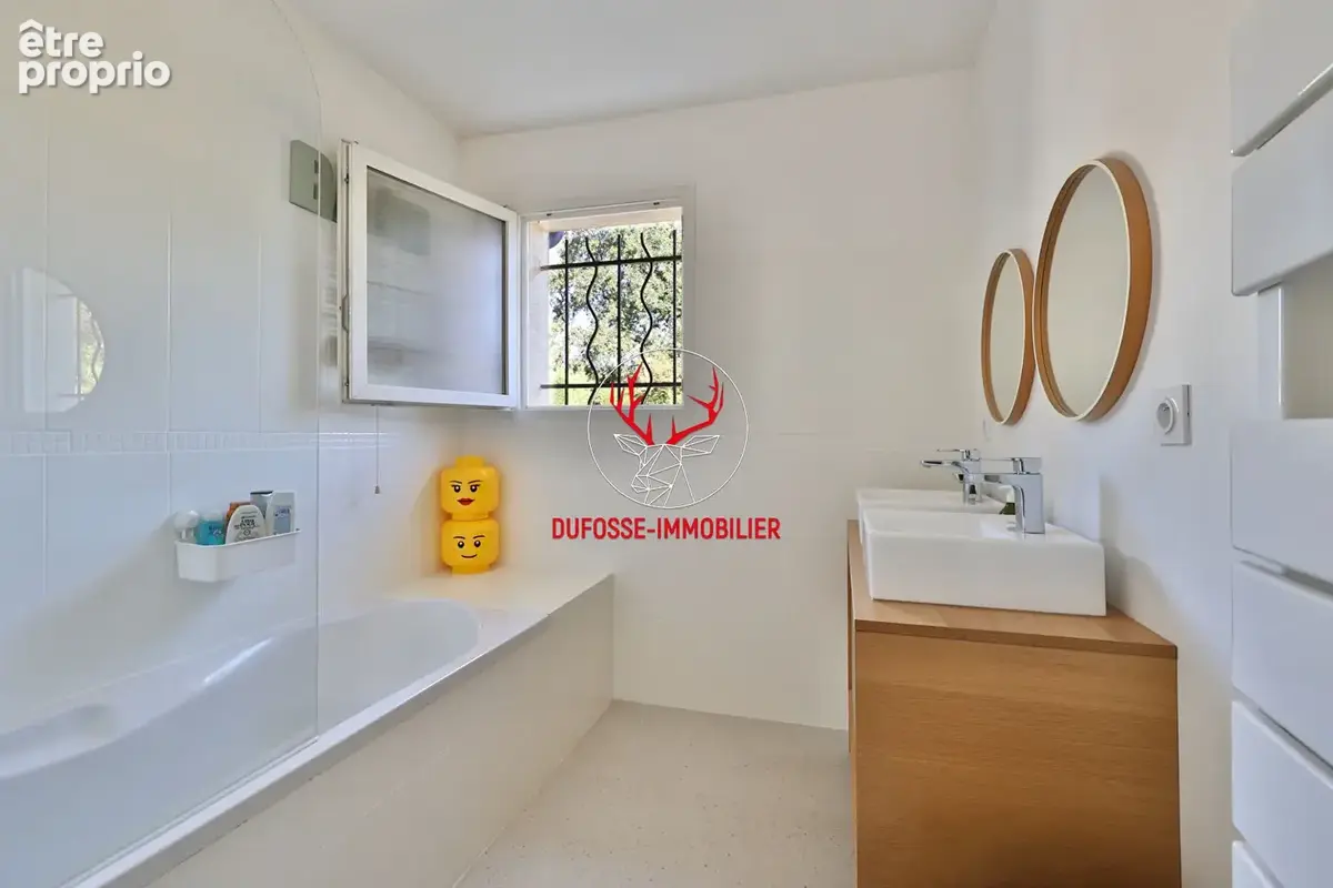 Maison de plain-pied 141 m² -  4 chambres - Piscine - photo 17