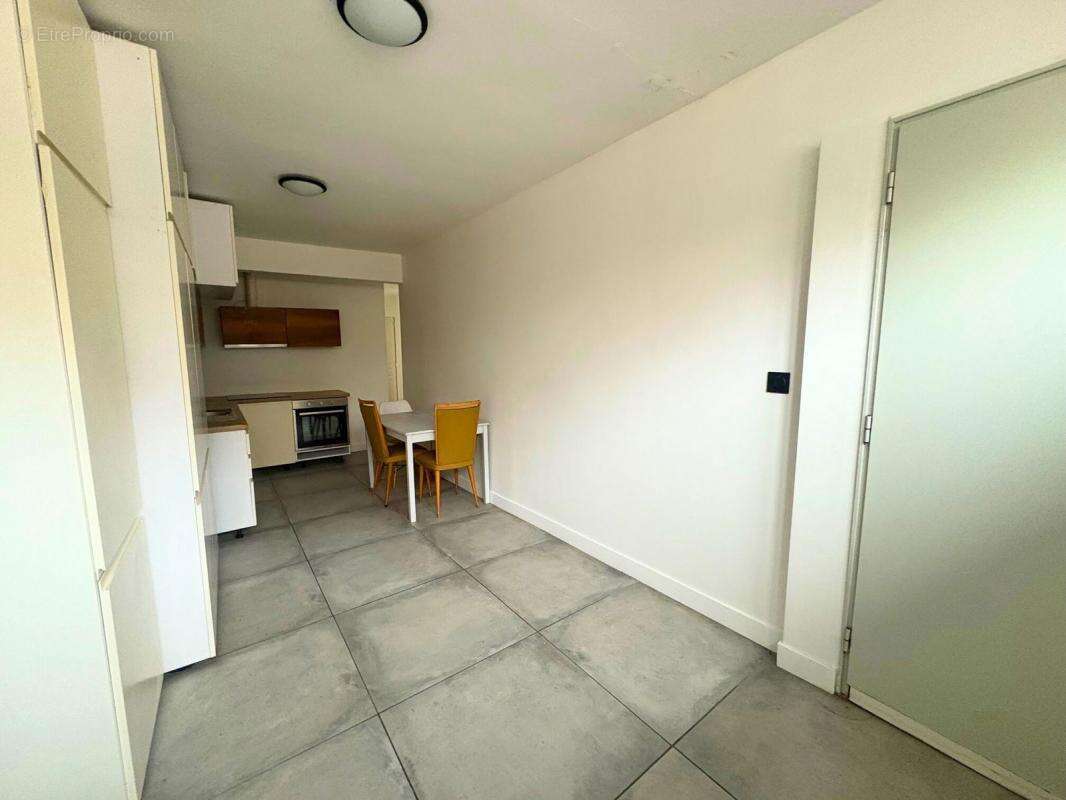 Commerce à VERSAILLES