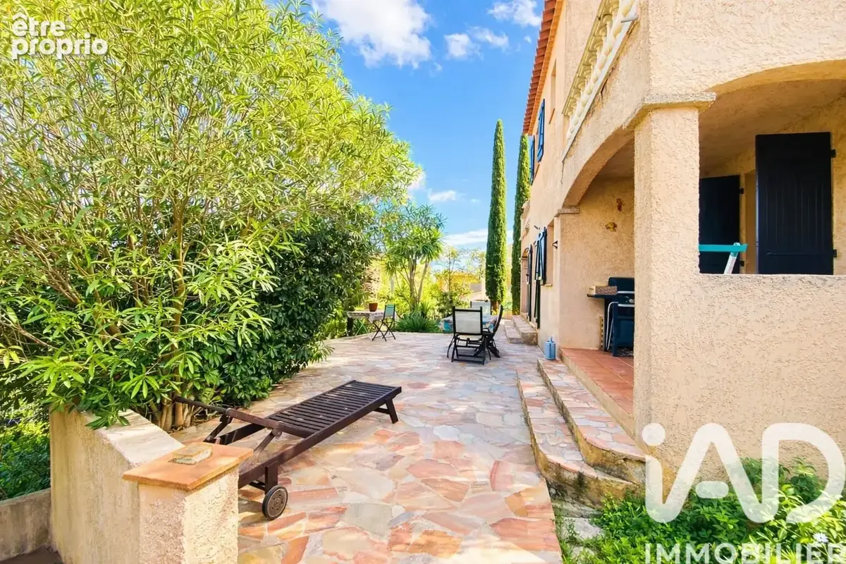 Photo 1 - Maison à ROQUEBRUNE-SUR-ARGENS
