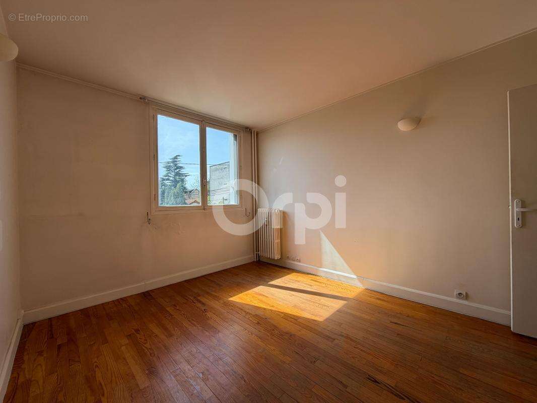 Appartement à SAINT-MAUR-DES-FOSSES