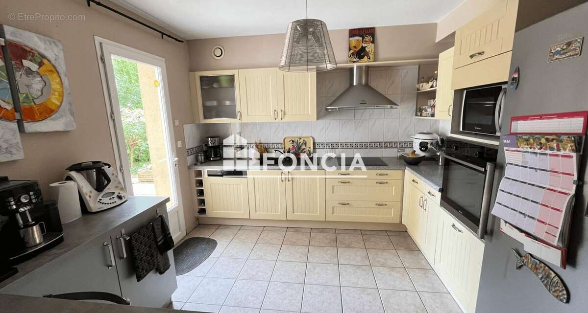 Maison à NOYEN-SUR-SARTHE