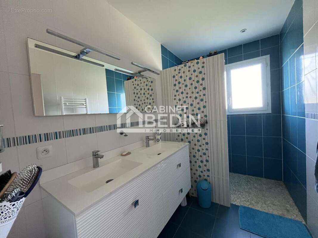 Maison à BLANQUEFORT