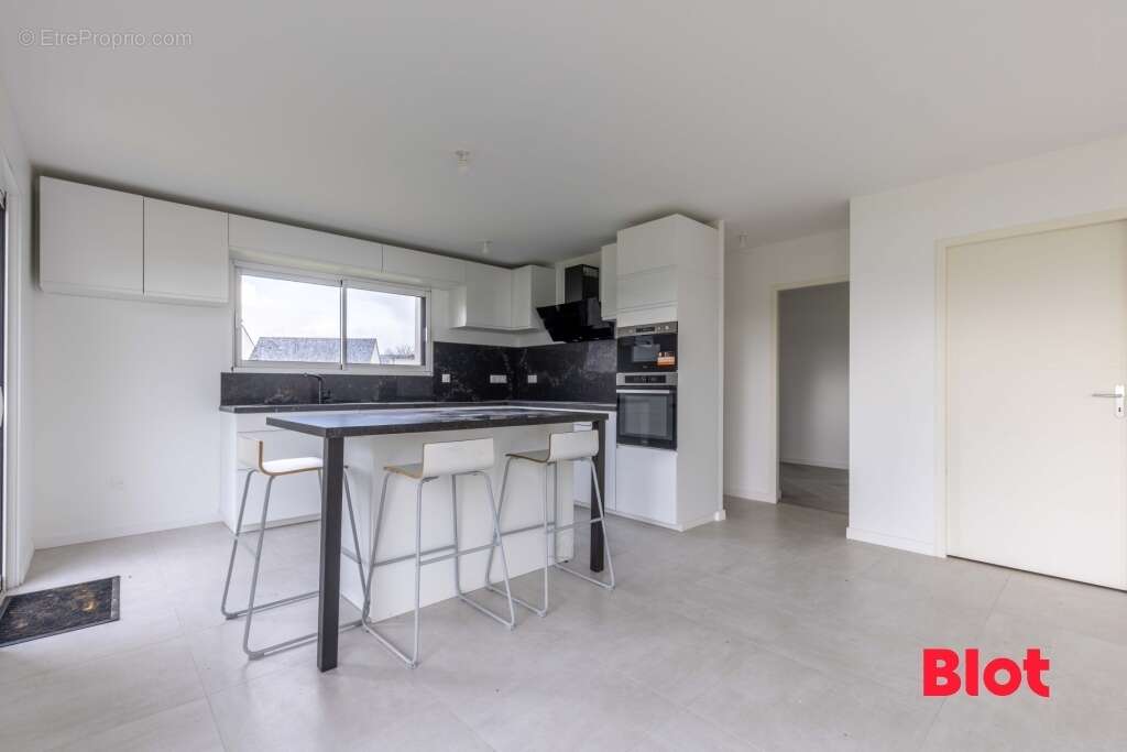 Maison à MONTREUIL-SUR-ILLE