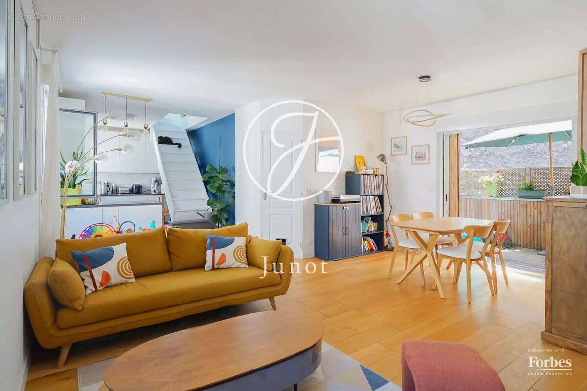 Appartement à PARIS-14E