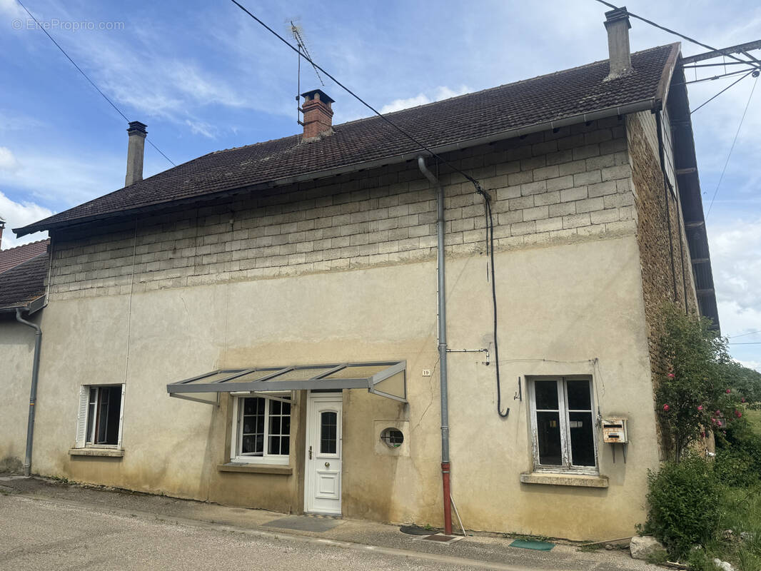 Maison à MONAY