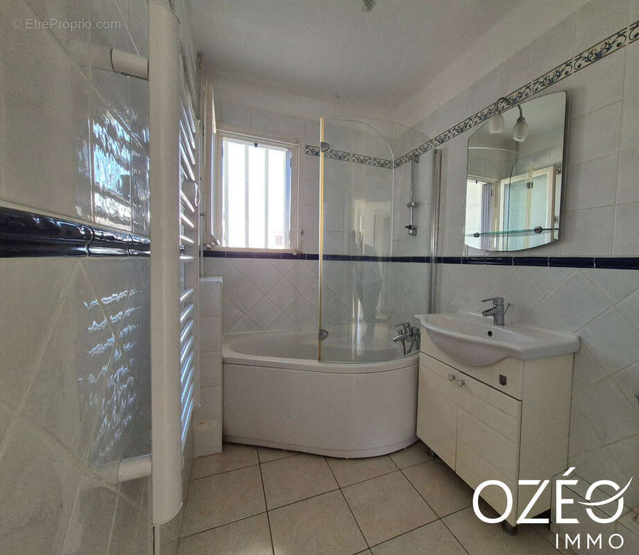 Appartement à SIX-FOURS-LES-PLAGES