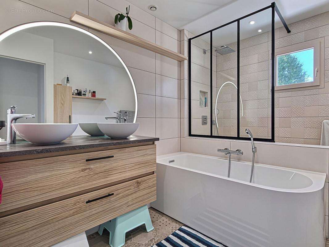 Joli pavillon de plain-pied - VERNOIL LE FOURRIER (49390) - photo 9