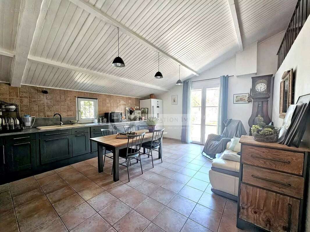 Maison à SAINT-MARTIN-DE-CRAU