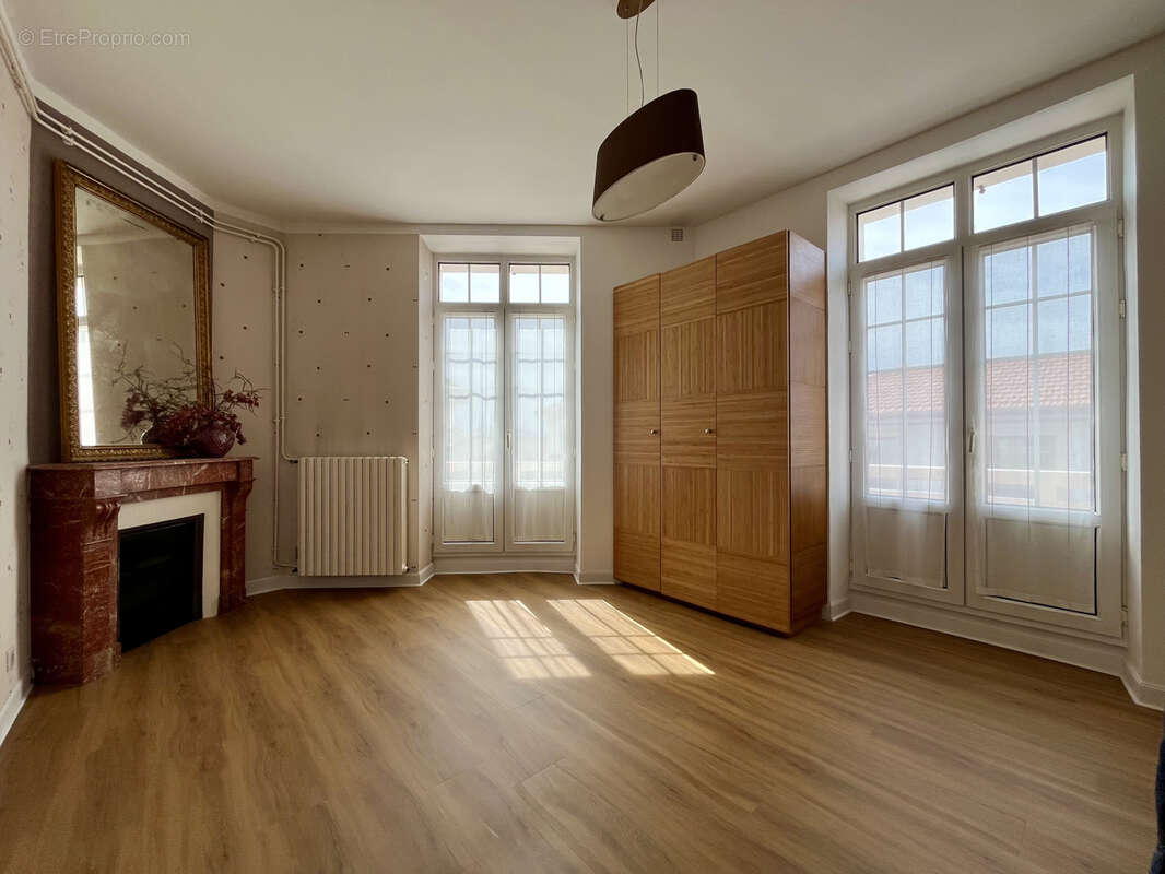 Hendaye centre-ville   Appartement de caractère 134 m2 - photo 6