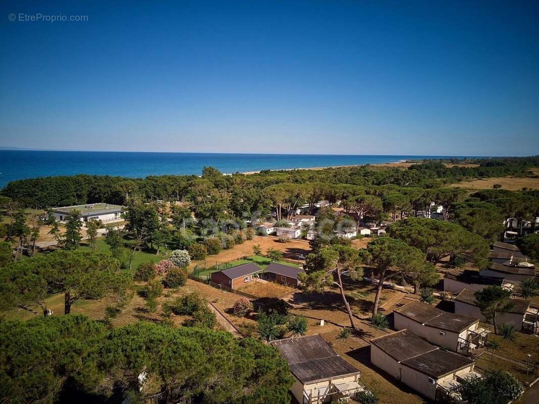 A vendre maison de vacances traversante de 31m2, dans une résidence en bord de mer avec piscines, activités et restaurant à Cast - photo 15