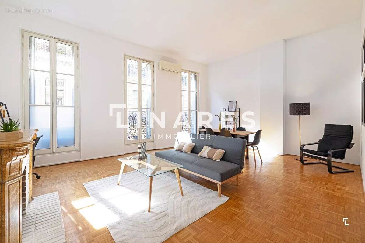 Appartement à MARSEILLE-6E