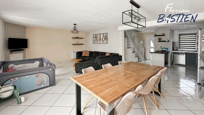 Maison à PETITE-FORET