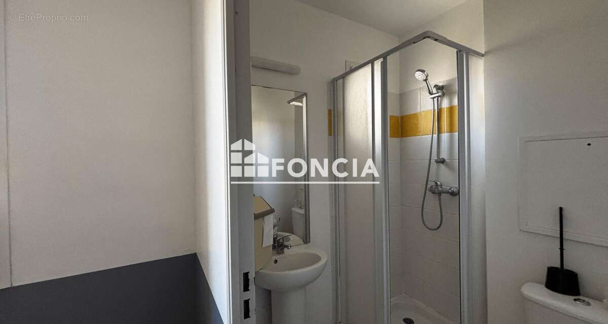 Appartement à MOURIES