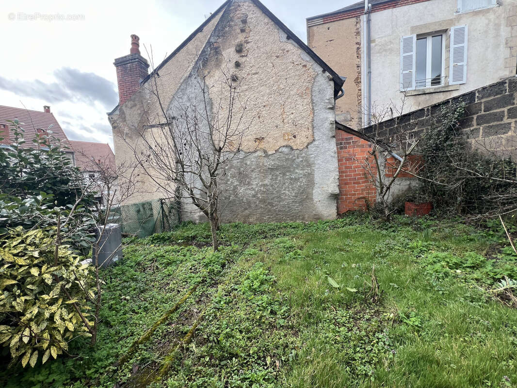 Maison à SAINTE-SEVERE-SUR-INDRE