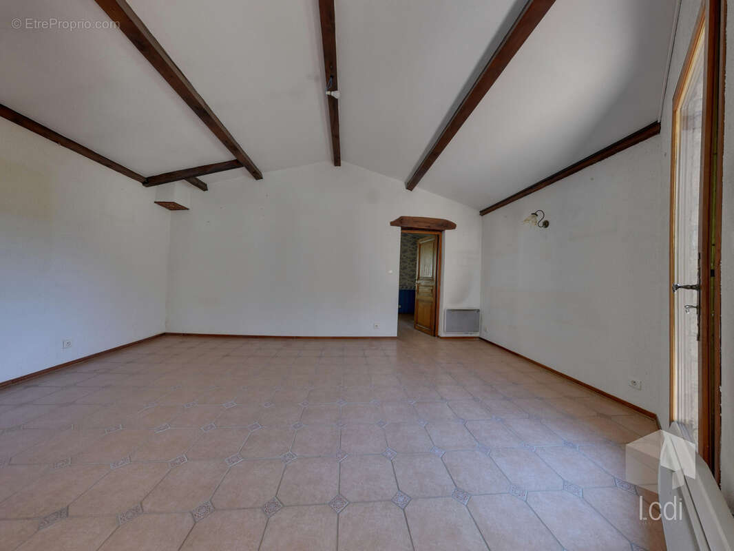 Maison à MIRMANDE