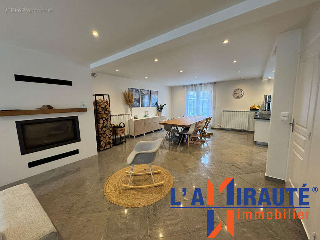 Maison à SARTROUVILLE