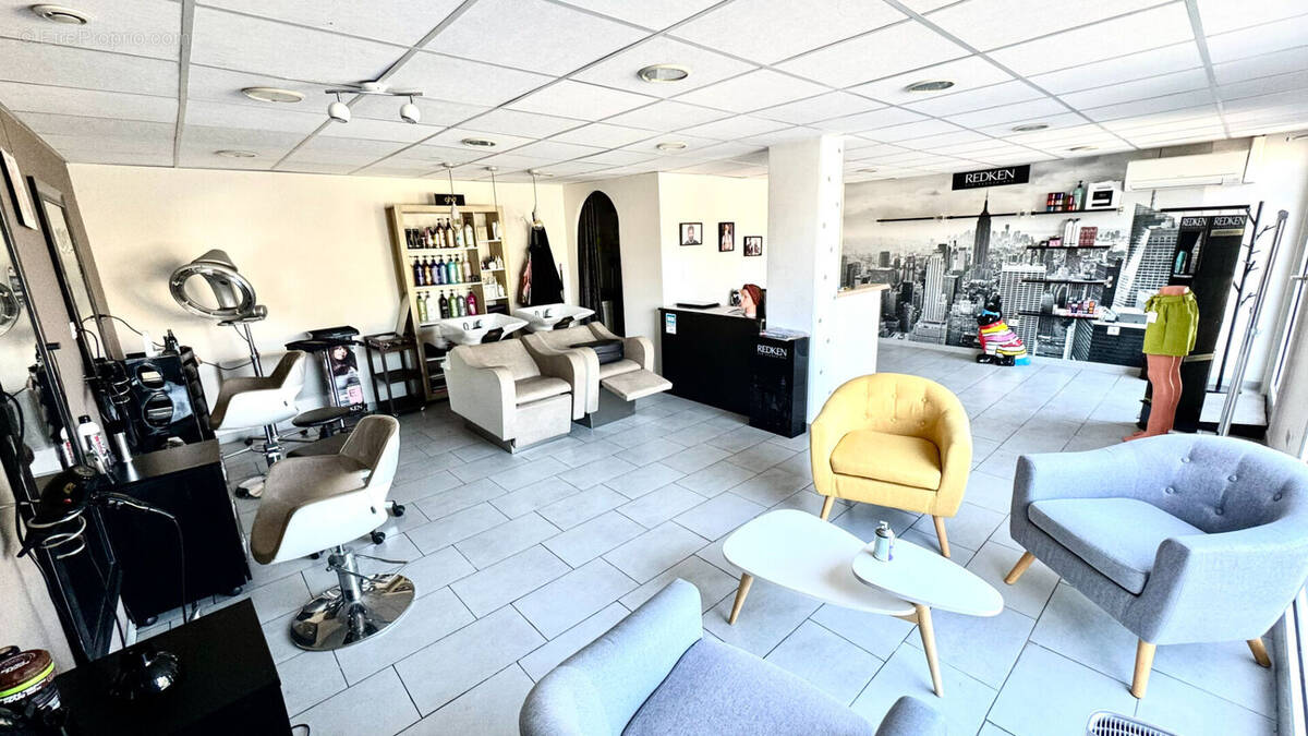 Commerce à ALTHEN-DES-PALUDS