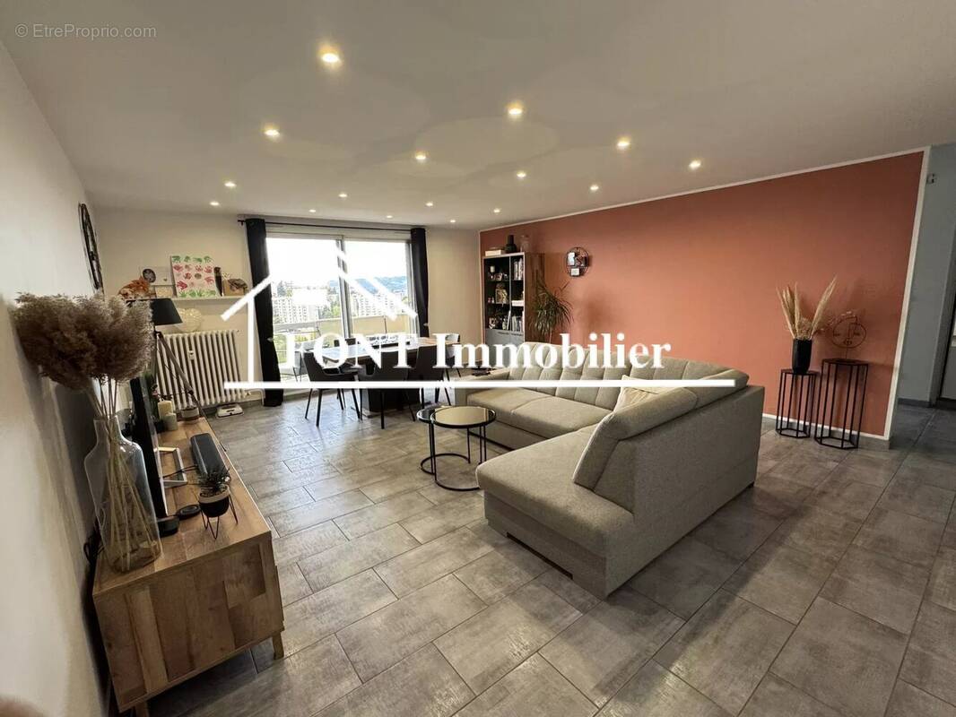 Appartement à SAINT-ETIENNE