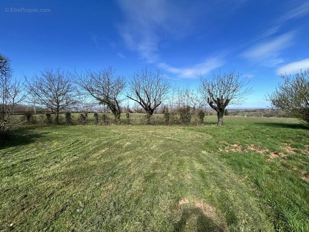 Maison à YVRAC-ET-MALLEYRAND