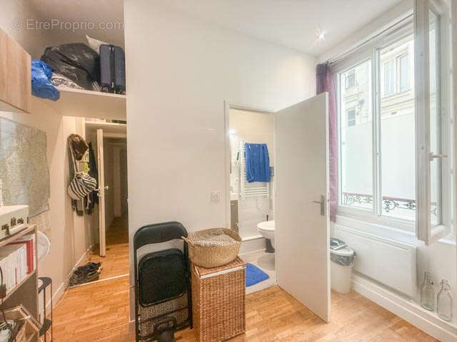 Parfait investisseur : deux studettes dans le 18ème pour un bon rendement locatif sans souci. - photo 8