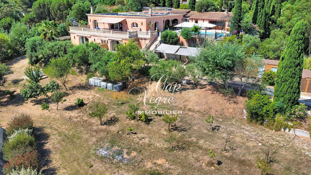 Propriété au calme proche de la plage avec piscine et vaste terrain - photo 13