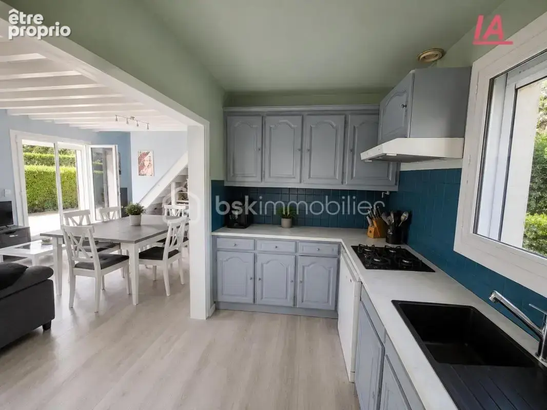 Maison familiale avec grand terrain, garage et dépendance - photo 11