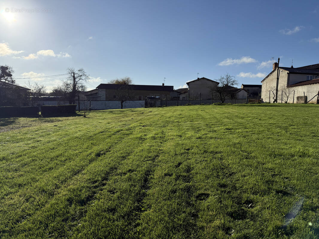 Terrain à GARNERANS