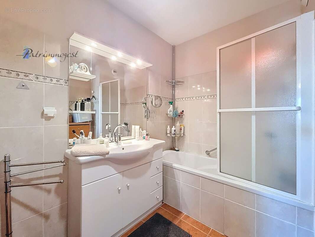 Appartement à ANDREZIEUX-BOUTHEON