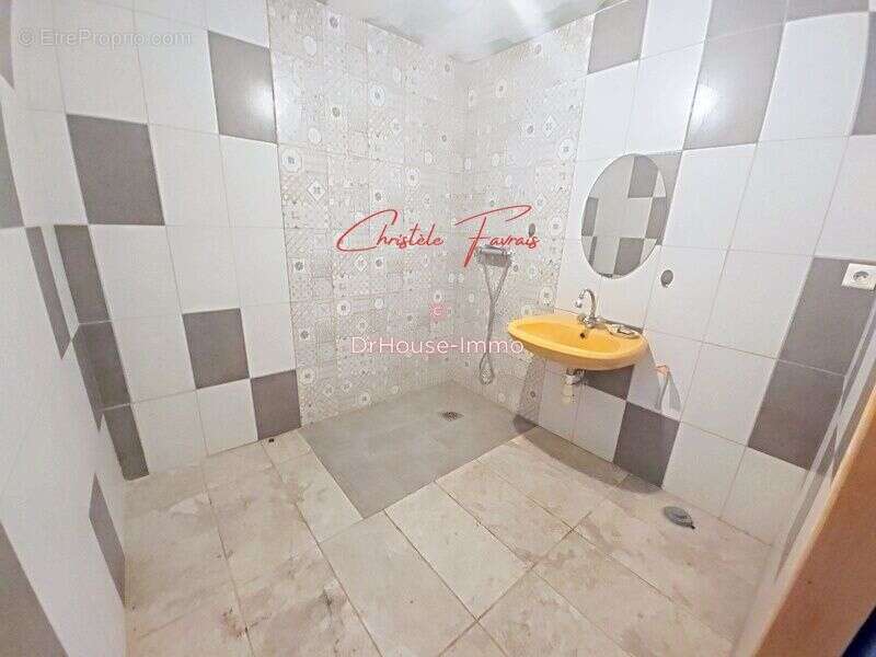 Maison à LOUVIGNE-DU-DESERT