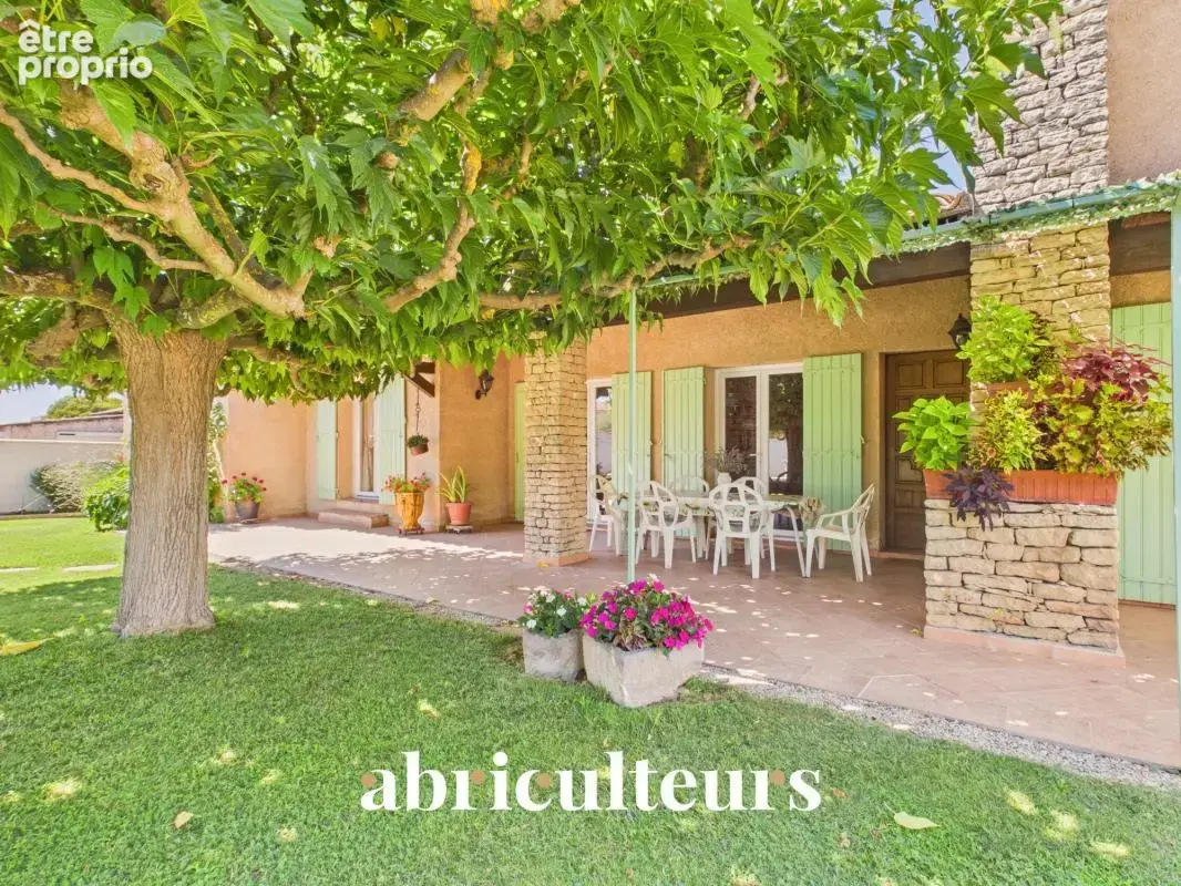 Maison familiale de 198 m² avec T2 indépendant, jardin et garage à Charleval - photo 18