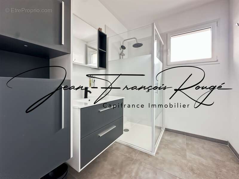 Maison contemporaine de 149 m² avec vie de plain-pied et à seulement 350 mètres de la plage !!! - photo 17