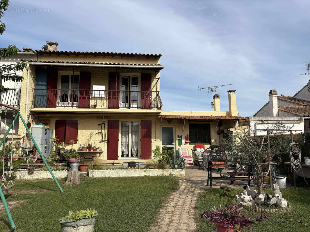 Maison à SAINT-MARTIN-DE-CRAU