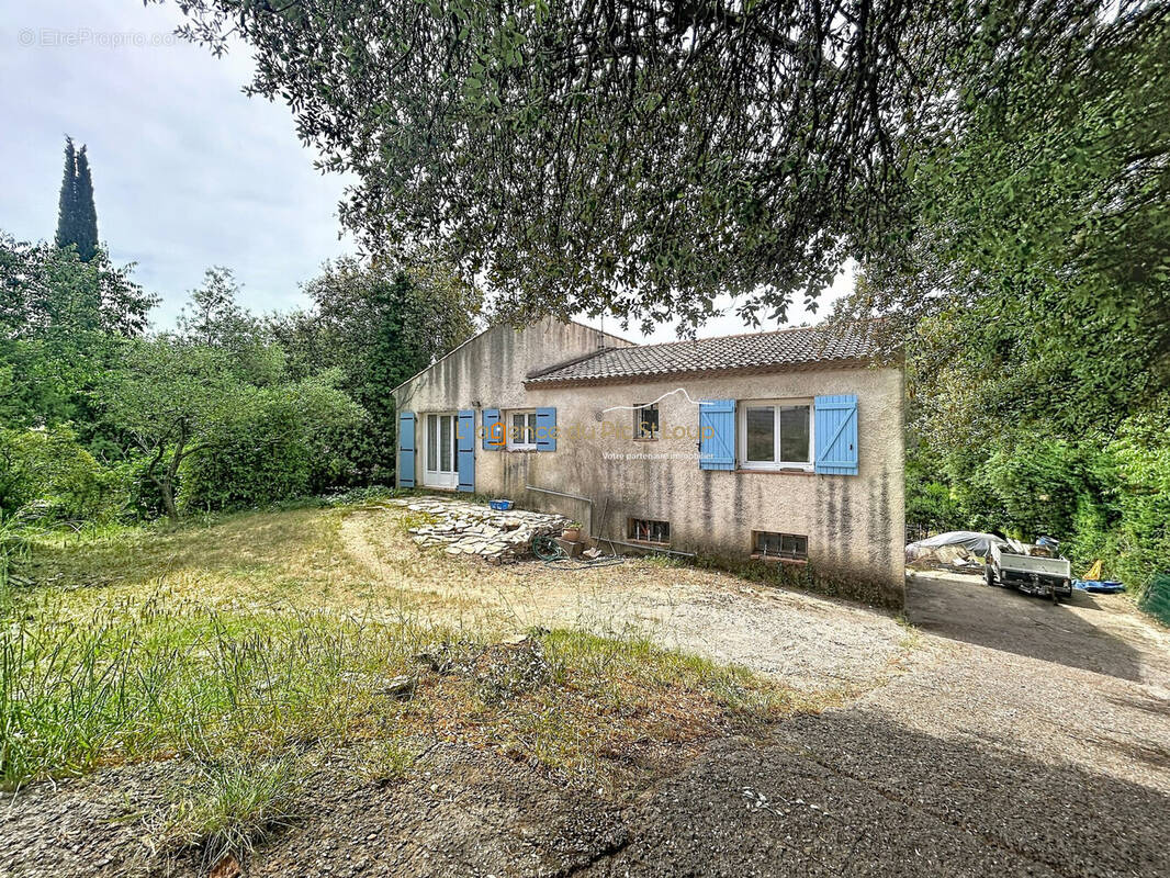 Maison à SAINT-CLEMENT-DE-RIVIERE