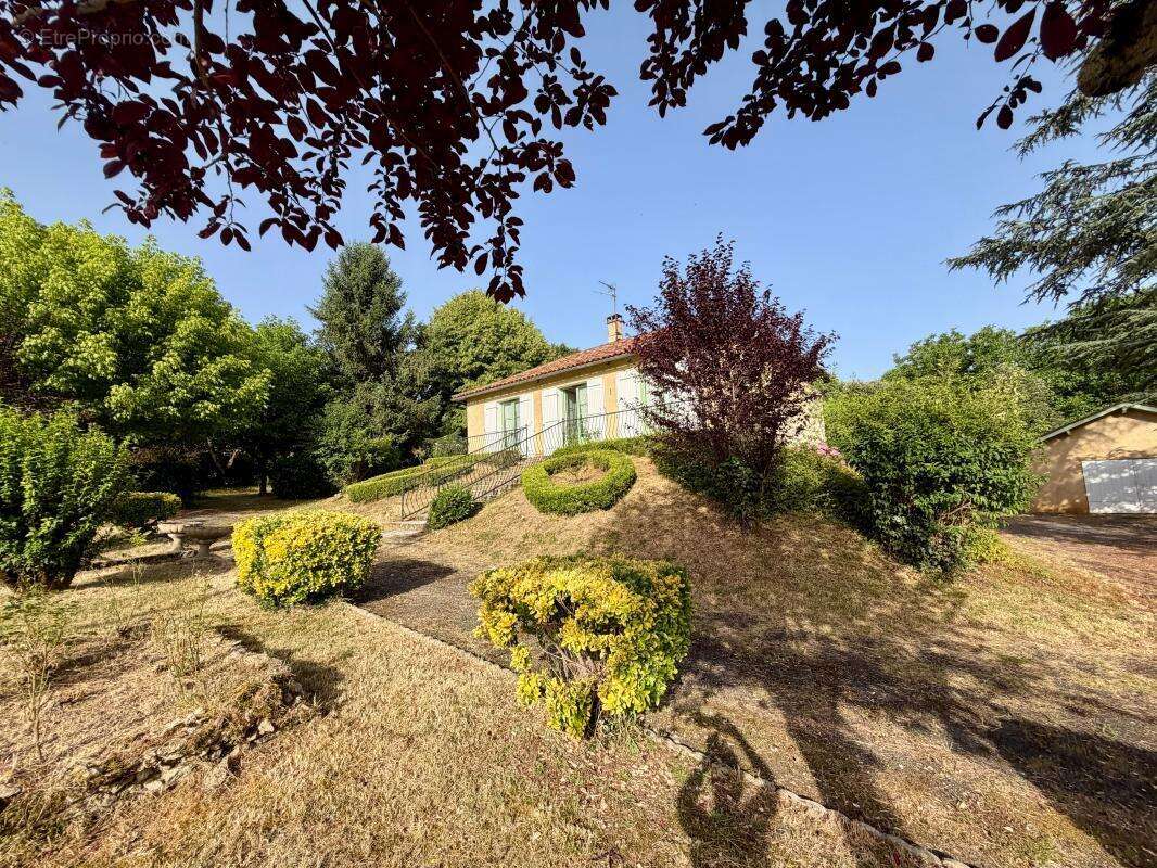 Maison à pied du centre de Sainte-Alvère - photo 2